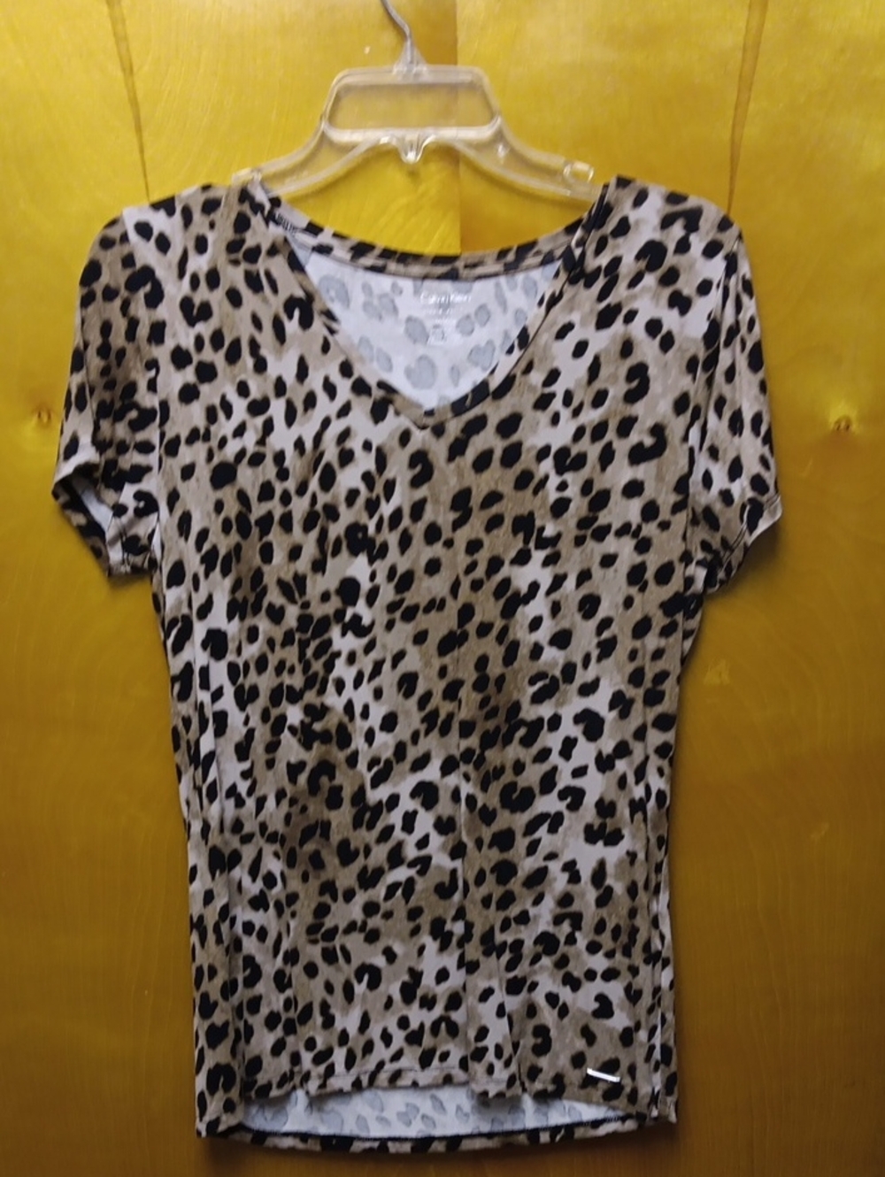 Leopard Print V-Neck Women's Top - Tan & Black